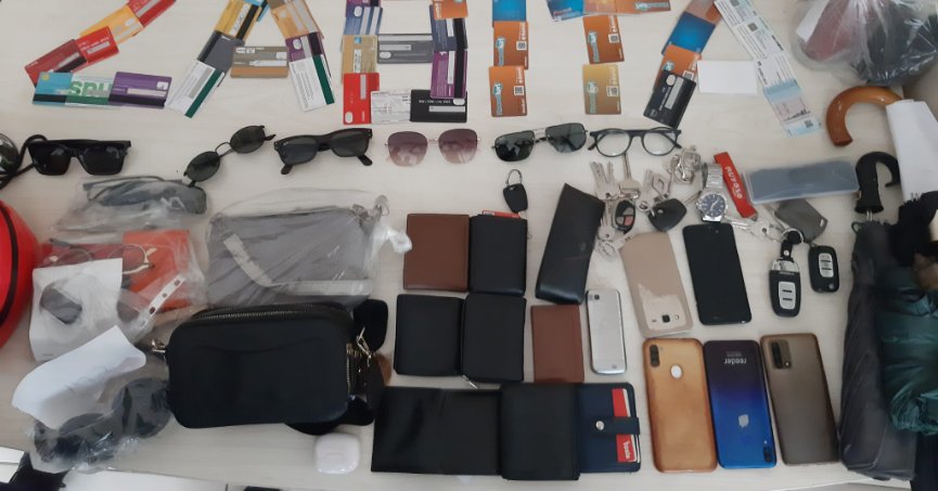 Kayıp eşyalar zabıtada sahiplerini bekliyor