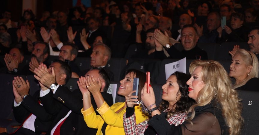 Halk müziği yarışmasında muhteşem final