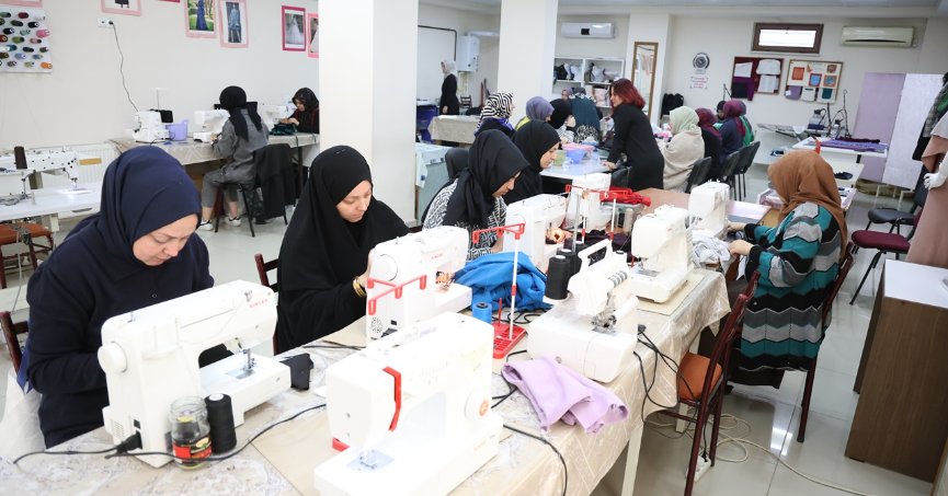 KARTEPELİ KADINLAR ÜRETİYOR