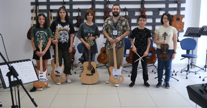 GENÇLER İÇİN PROJELER ÜRETİLİYOR