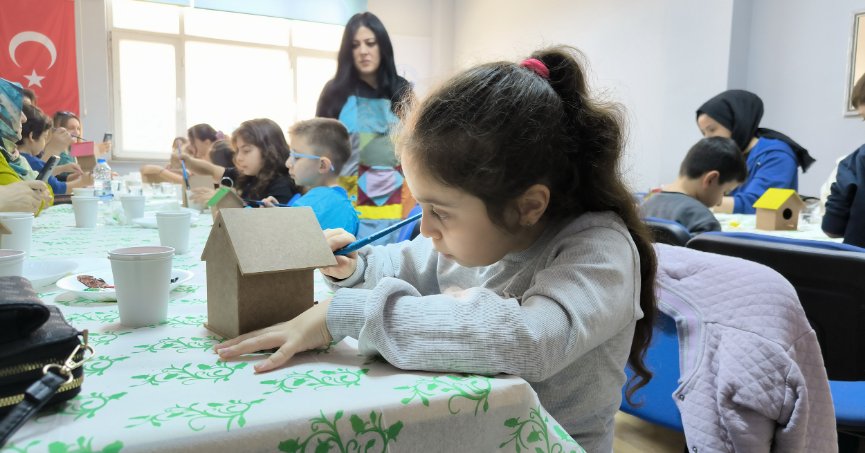 Derince’de Çocuklar Gönüllerince Eğleniyor