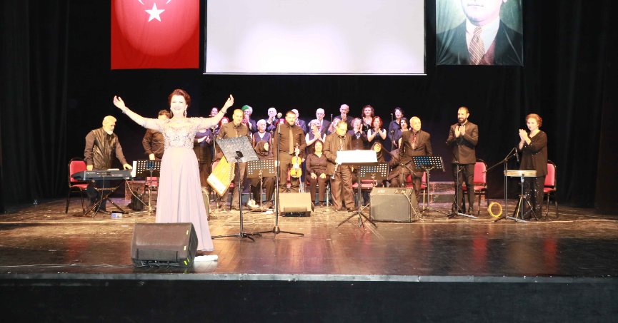 65 yaş üstü korodan nostalji dolu gece