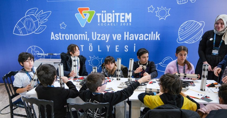 AKADEMİSYENLERLE PANELLER