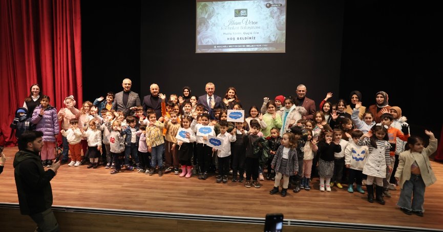 DOKUNDUĞU HAYATLARI GÜZELLEŞTİRİYOR