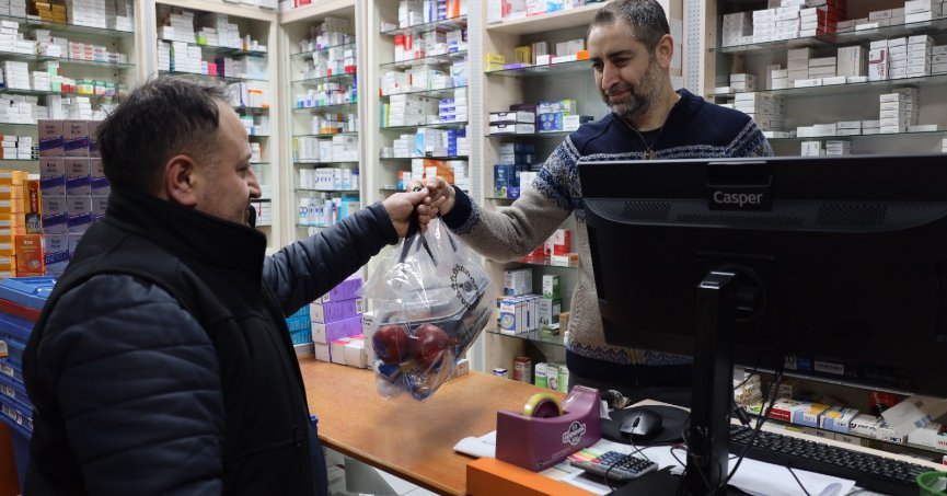 Büyükşehir’den nöbetçi eczacılara sahurluk ikramı