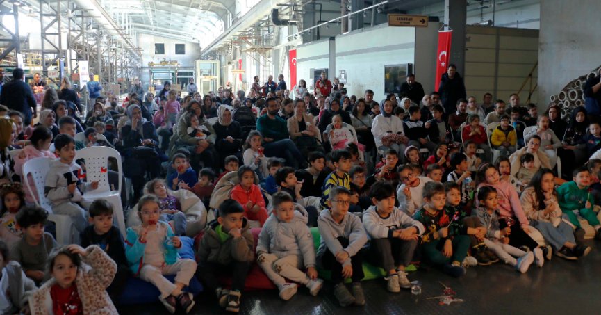 SEKA Kâğıt Müzesi’nde Karagöz ve Hacivat eğlendirdi