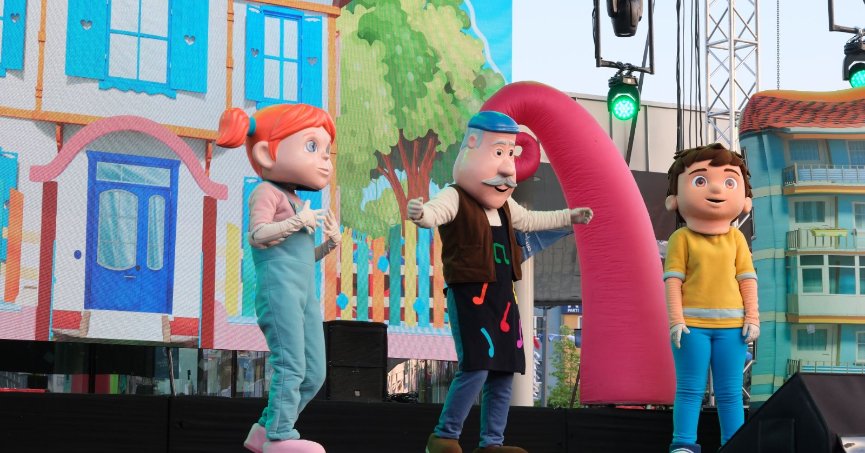 “Elif’in Düşleri” 23 Nisan şenliklerine katıldı