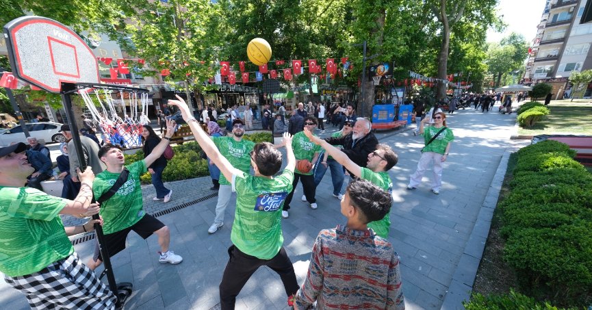 19 Mayıs coşkusu Cumhuriyet Bulvarı'ndan başladı