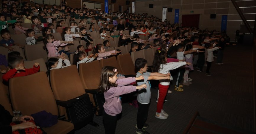 Büyükşehir’den Gebzeli miniklere tiyatro keyfi