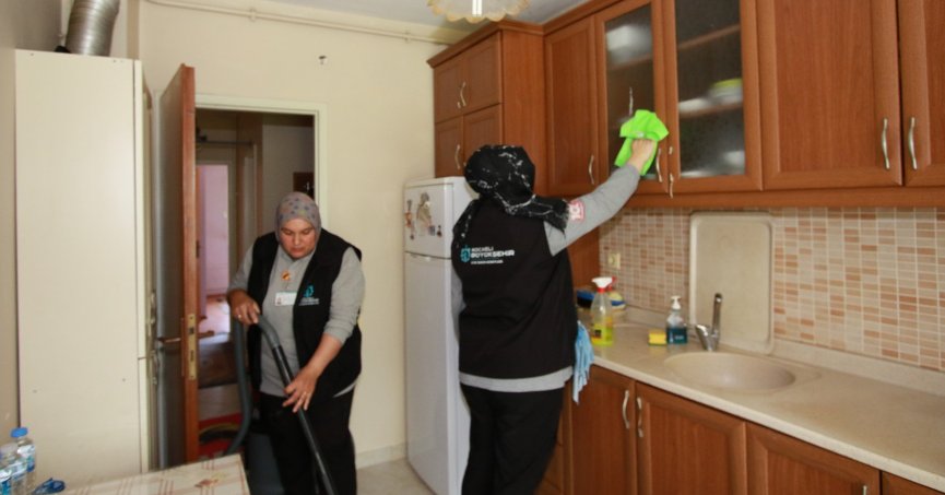 Büyükşehir’in “Evde Bakım Hizmeti” kalplere dokunuyor