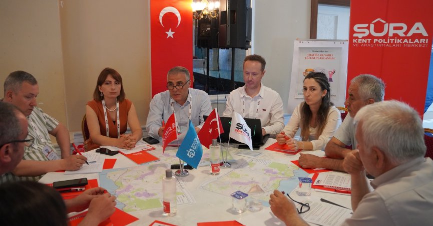 UZMAN İSİMLER ÇALIŞTAYDA BULUŞTU