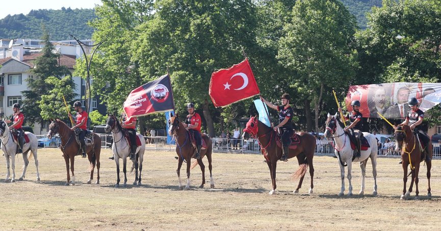Büyükakın: Atın üstündeki Türk değilse yüktür