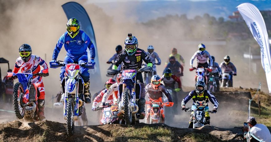 ENGELLERE KARŞI KIYASIYA MÜCADELE