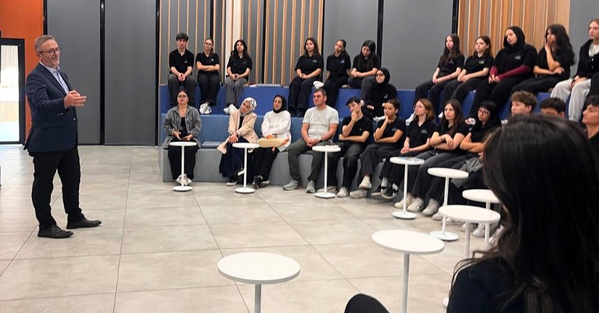 TÜRKLERİN TARİH SAHNESİNDEKİ YOLCULUĞU