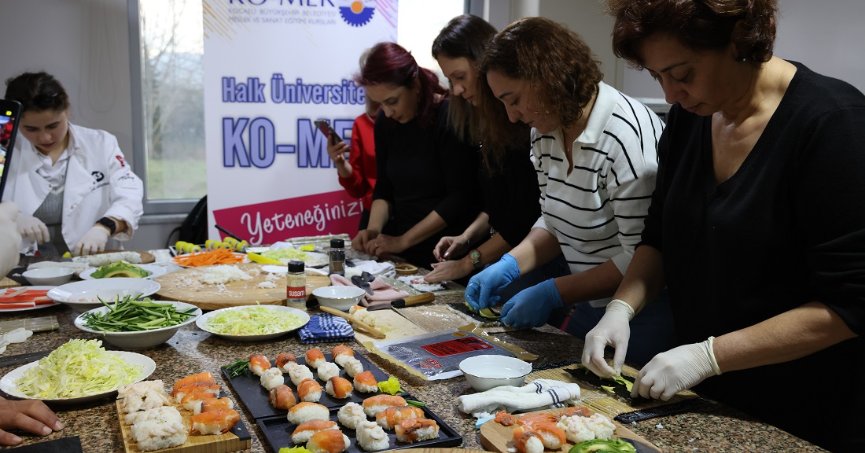 KURSİYERLER PROFESYONEL BECERİLER KAZANIYOR