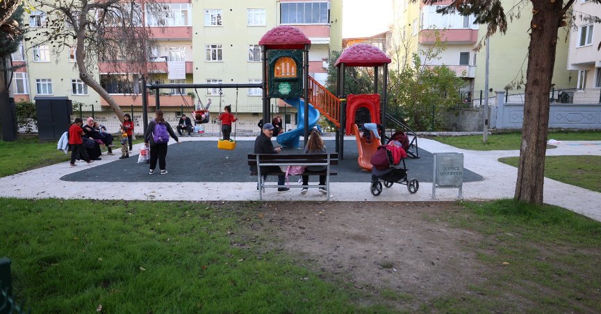 Derince’de Parklar Yenileniyor, Güzelleşiyor