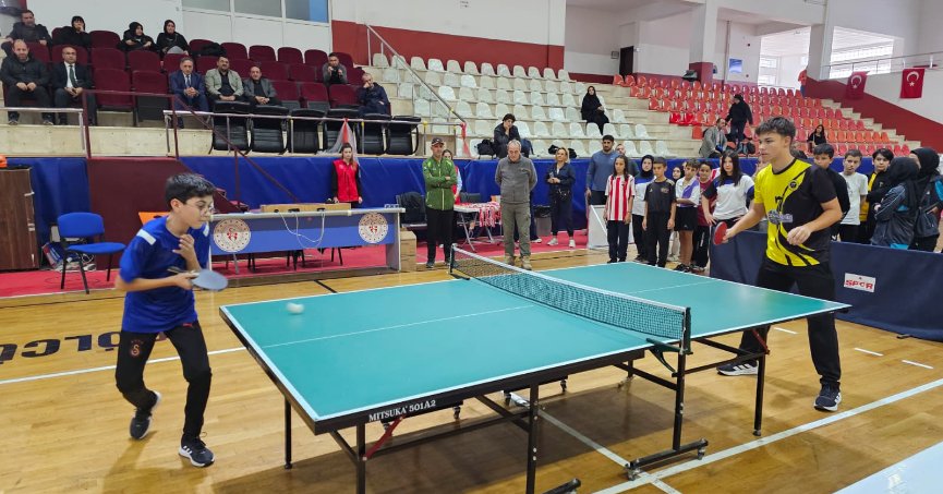 Gölcük’te Atatürk Haftası Masa Tenisi Turnuvası Sona Erdi