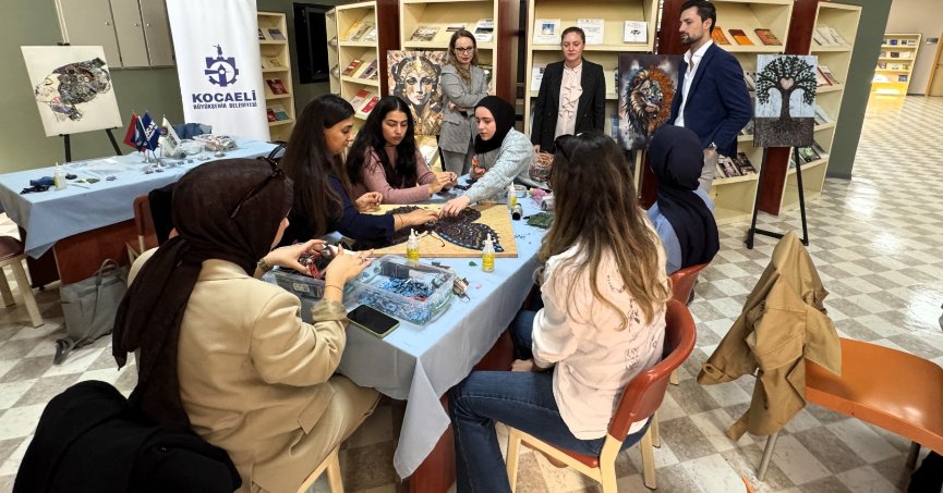 Elektronik atıklardan sanata çevreci dönüşüm