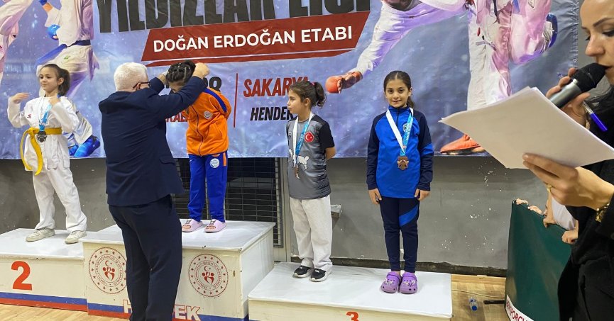 Kartepe’nin Karatecilerinden Madalya Yağmuru