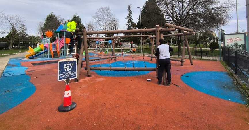 Çocuk oyun alanları Büyükşehir’le güvenli