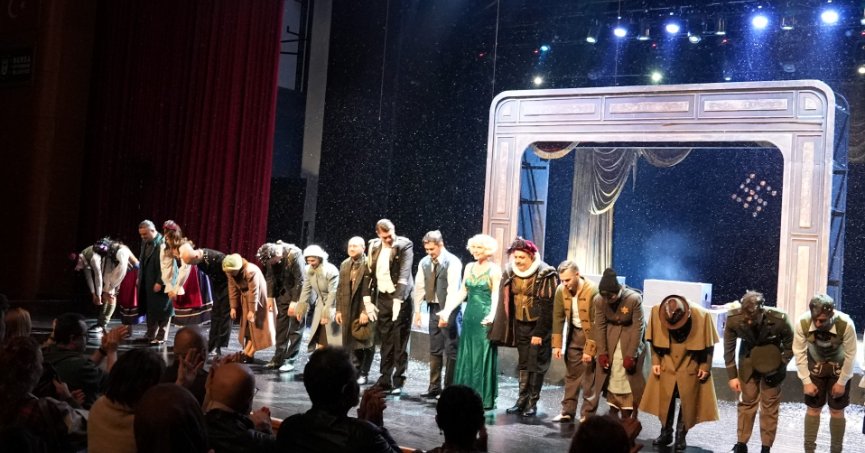 Şehir Tiyatroları, Bursa’da izleyiciyi büyüledi