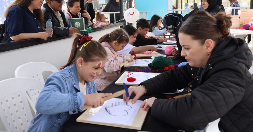 23 Nisan coşkusu çocuklarla paylaşılacak