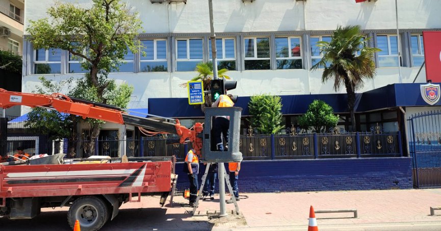 Büyükşehir’den sinyalizasyona 7/24 takip
