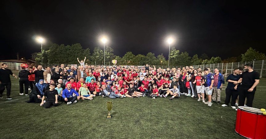 Gölcük'te Köyler Arası Futbol Turnuvası'nda Hasaneynspor Şampiyon Oldu