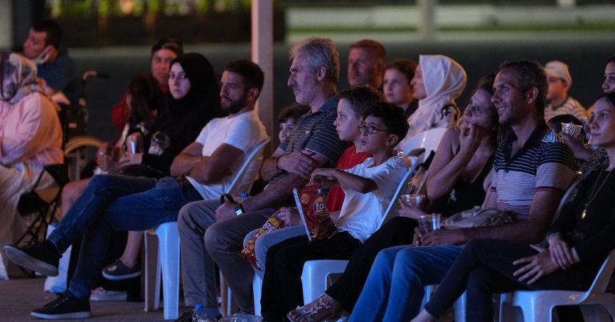 MİLLİ İRADE, AÇIK HAVA SİNEMASINA DÖNÜŞTÜ