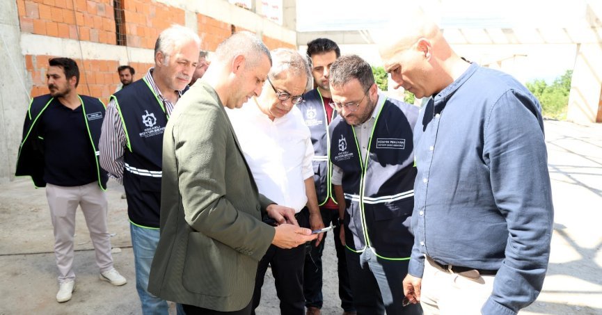 Baraçlı’dan Gölcük’teki projelere yakın takip
