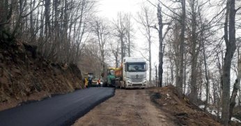 Teleferiğin son durağına otopark ve yol