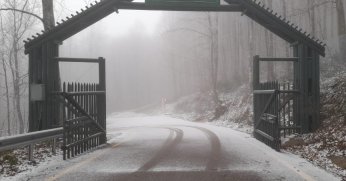 Yüksek kesimlerde kar yağışı başladı