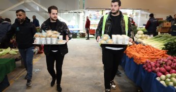 Pazarda önce sıcak çorba sonra siftah