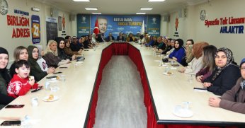 Başkan Büyükakın,  Gençlere ve kadınlara konuk oldu