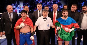 Kocaeli’de kick boks fırtınası esti;  Dövüşçüler ringin tozunu attırdı