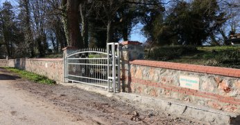 76 MEZARLIKTA ÇALIŞMA