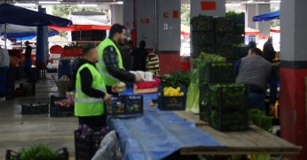 Derince’de pazar esnafına sıcak sabah çorbası