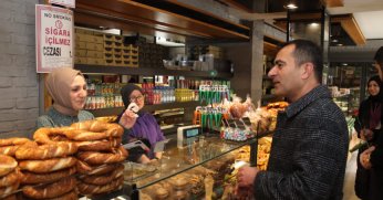 İbrahim Şirin, vatandaş ve esnaflarla iç içe