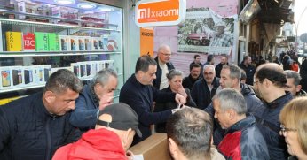 Çetinkaya, ‘Simit Dolması’ dağıttı