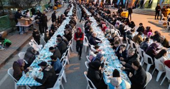 Tutuş sevgisi Tepeköy’de sokaklara taştı