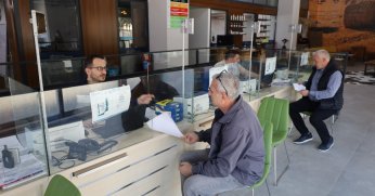 TOHUMLAR ÜRETİCİLERE TESLİM EDİLİYOR