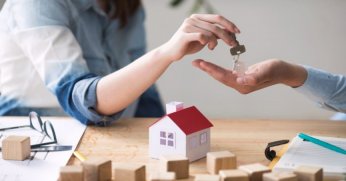 Gölcük’te 3 milyon TL’ye satılık 4 katlı bina