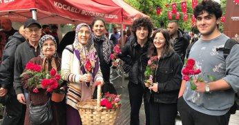 Kadın çiftçiler traktörleriyle tarım da biz de varız dedi