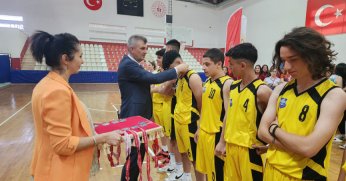 19 MAYIS GENÇLİK KUPASI’NDA ÖDÜLLER SAHİPLERİNİ BULDU