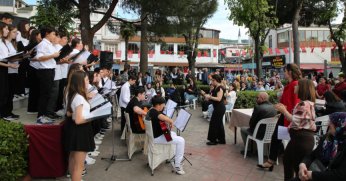 Karamürsel Belediyesi Liseler Arası Müzik Yarışması Bugün Düzenlendi