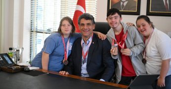 BAŞKAN KOCAMAN’DAN ÖZEL SPORCULARA SICAK KARŞILAMA