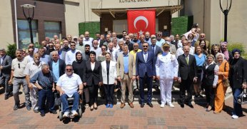 GÖLCÜK KENT BAYRAMLAŞMASINDA KUCAKLAŞTI