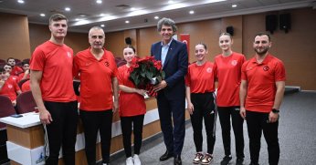 BAŞKAN KOCAMAN MİLLİ SPORCULARA BAŞARILAR DİLEDİ