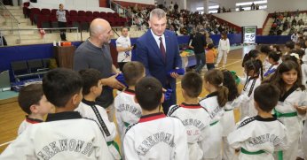 330 GÖLCÜK BELEDİYESİ TAEKWONDO SPORCUSU KUŞAK ATLADI
