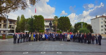 GÖLCÜK'TE MUHTARLAR GÜNÜ TÖRENLE KUTLANDI